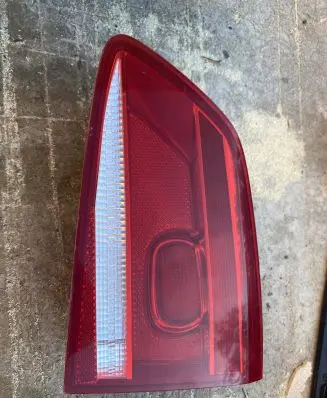 Volkswagen PASSAT B7 Tailgate rear/tail lights 605622