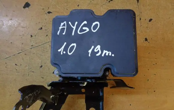 Toyota Aygo AB40 ABS Pump 445400H130