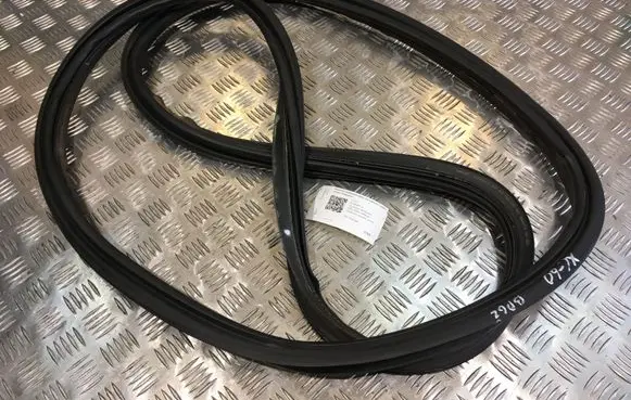 Volvo XC60 Trunk rubber seal (body) 