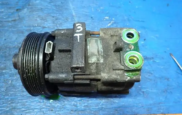 Ford Focus Air conditioning (A/C) compressor (pump) 6S71-19D629-AB