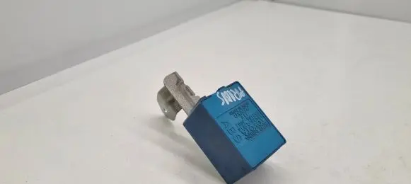 Toyota Prius (XW20) Window wiper relay 8594047010