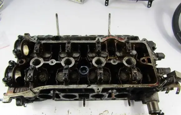 Toyota Avensis Verso Engine head 