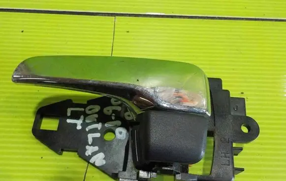 Mitsubishi Outlander Front door interior handle 9AB8 MN105359