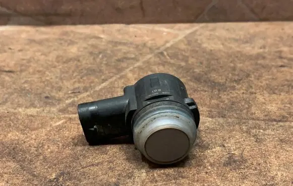Mercedes-Benz E C207 W207 Parking PDC sensor A0009059300