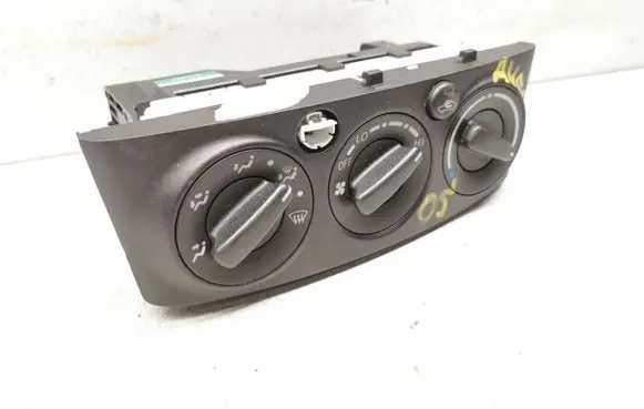Toyota Avensis T250 Climate control unit 5590005121 MB1465703780