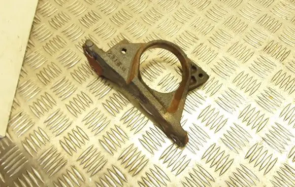 Nissan X-Trail T31 Driveshaft support bearing bracket 