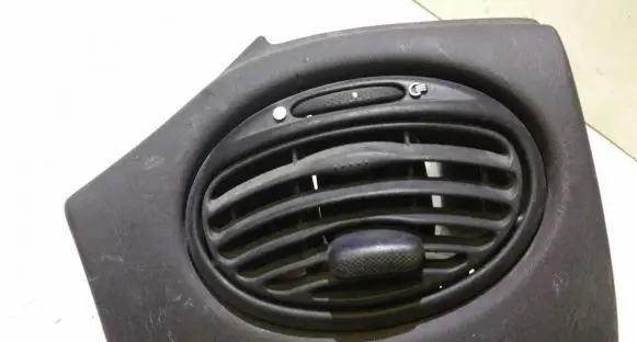 Ford Focus Dashboard side air vent grill/cover trim 98ab19893bjw