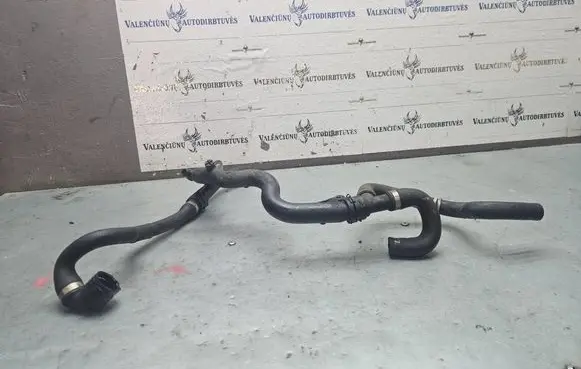 Engine coolant pipe/hose