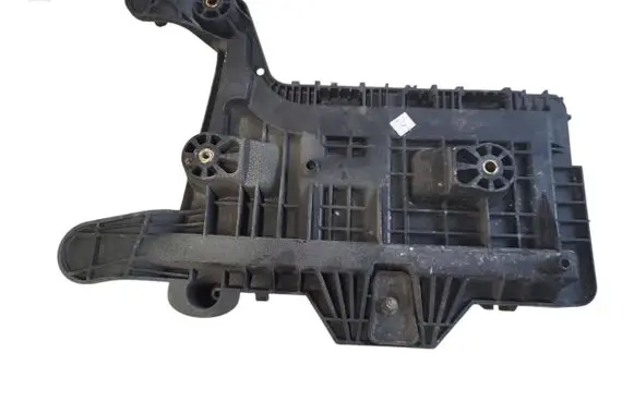 Skoda Octavia Mk2 (1Z) Battery tray 1K0915333