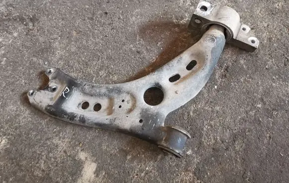 Volkswagen Touran II Front lower control arm/wishbone