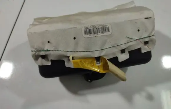 Passenger airbag