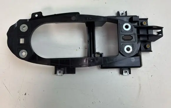 Audi A5 Gear shift cable bracket 8W1863531