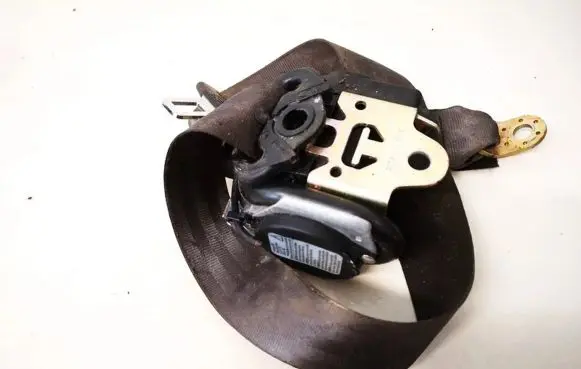 Middle seatbelt (rear)