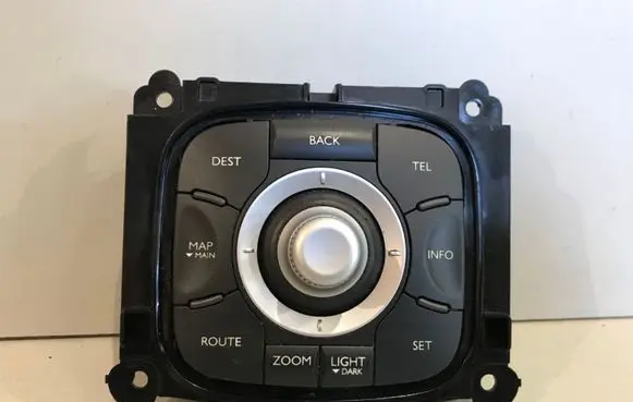 Head unit multimedia control