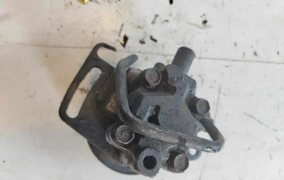 KIA Sportage Power steering pump