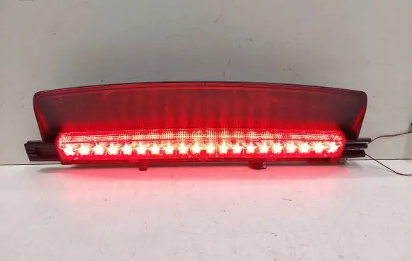 Third/center stoplight
