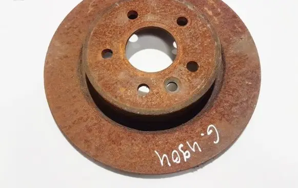 Volvo V40 Rear brake disc neventiliuojamas