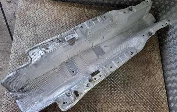 Exhaust heat shield