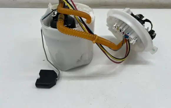 Mercedes-Benz CLA C118 X118 In-tank fuel pump A2474705300