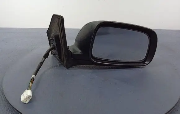 Toyota Avensis T250 Front door electric wing mirror 