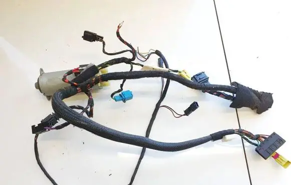 Volkswagen Touareg I Seat adjustment motor 0130002529 198391-103