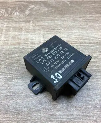 Mercedes-Benz E W211 Light module LCM A2118203226 5DF00827800 Used