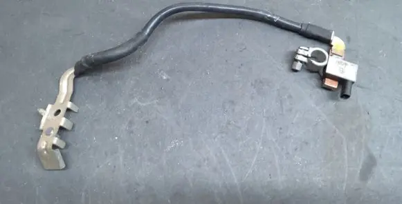 Volkswagen Golf VII Positive cable (battery) 5Q0915181C