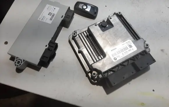 BMW X3 F25 Engine ECU kit and lock set 0281019806 8574091 031077177