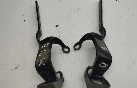 Audi A7 S7 4G Tailgate/trunk/boot hinge 4G8827299 4G8827300
