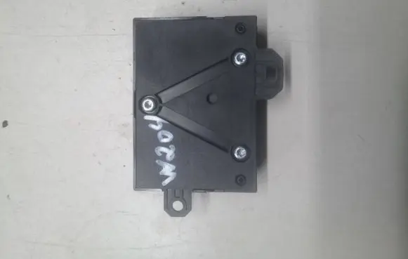 Mercedes-Benz C W204 Fuel injection pump control unit/module A2124400314 5WK11555CBF A2215402162