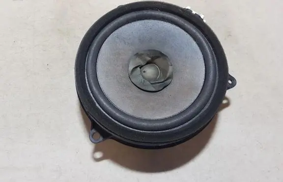 Mazda 2 Front door speaker d65166960 g08301c3
