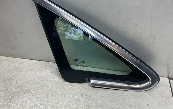 Opel Astra J Front triangle window/glass AS2M3236DOT682 43R001582
