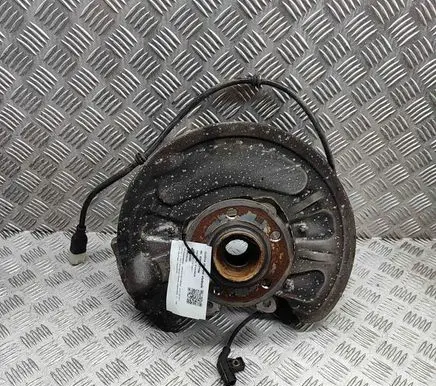Mercedes-Benz GLE W167 Rear wheel hub A1674233200 A1673572200