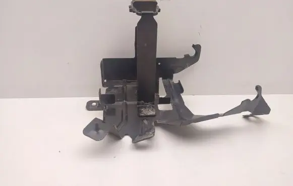 Battery bracket