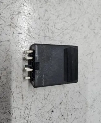 Mercedes-Benz C W202 Hazard warning light relay 0135454932