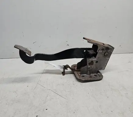 Chrysler Sebring (JS) Brake pedal 