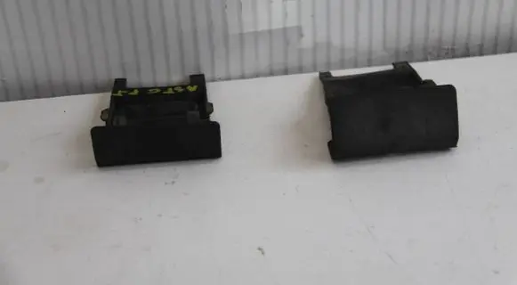 Opel Astra G Side skirt front trim 90560862