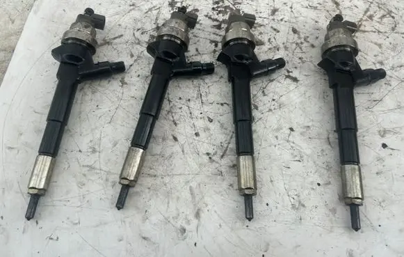 Opel Astra J Fuel injectors set 55567729