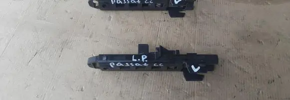 Volkswagen PASSAT CC Seat belt adjustment rail 3C8857819