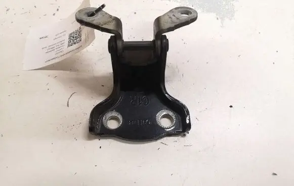 Chevrolet Captiva Rear door upper hinge