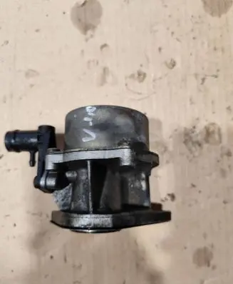 Renault Megane I Vacuum pump 8200072985
