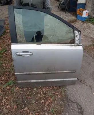 Chrysler Voyager Front door