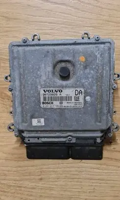Volvo V70 Engine control unit/module 30729826A 0281012103