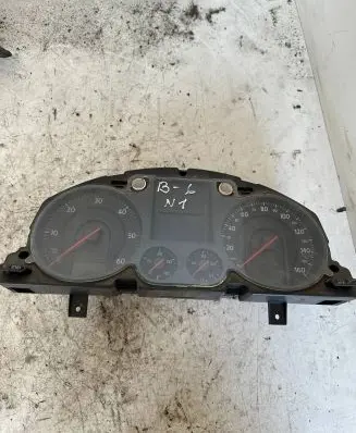 Volkswagen PASSAT B6 Speedometer (instrument cluster) 3c0920960k