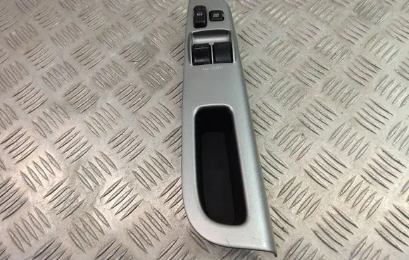 Toyota Corolla E120 E130 Electric window control switch 8480202291B0