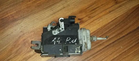 Audi A4 S4 B5 8D Front door lock 8D2837016F