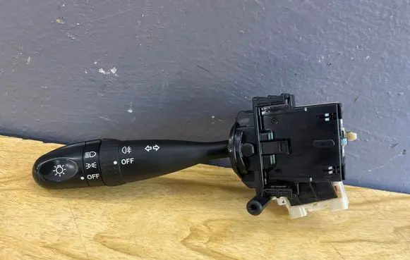 Suzuki Grand Vitara II Indicator stalk 173744