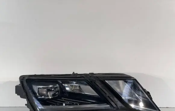 Skoda Octavia Mk3 (5E) Headlight/headlamp 030110423200