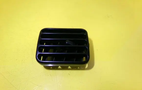 Suzuki Jimny Dashboard side air vent grill/cover trim 73631-81A0