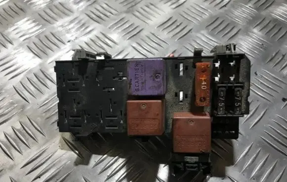 Renault Scenic I Fuse box set 7700329719